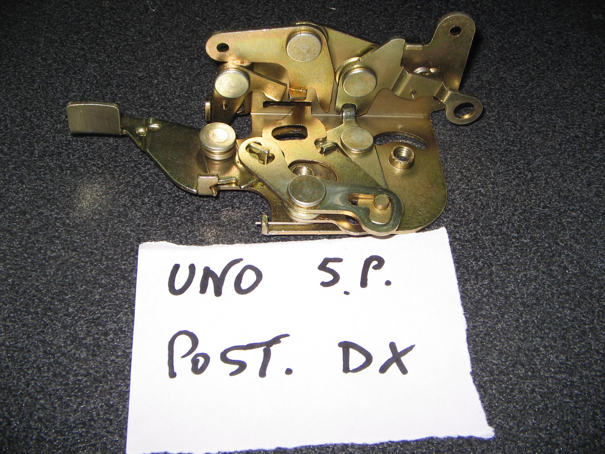 FIAT UNO SERRATURA PORTA POST. DX N.1.204